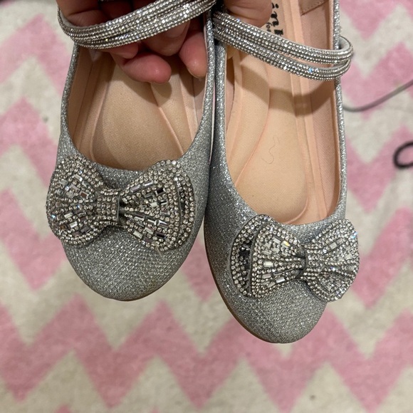 Link Kids Sparkly Silver Dress Shoes - Picture 2 of 9